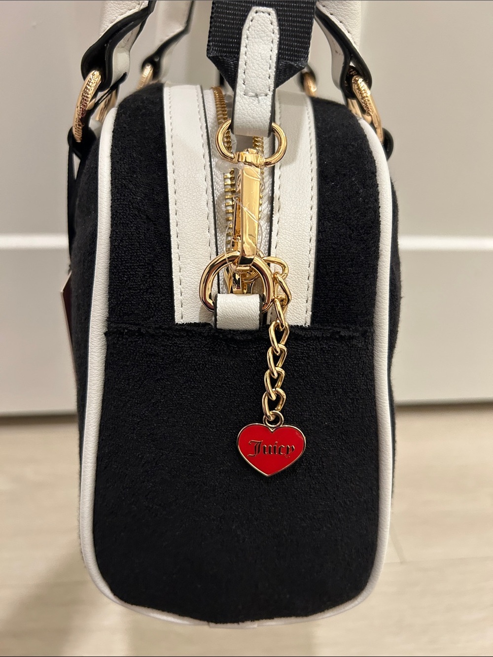 Juicy Couture Exclusive (NWT) Sweet N Juicy "Apple" Satchel - Picture 7 of 14
